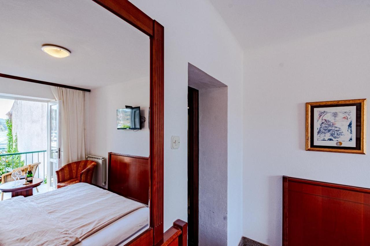 Hotel Dalmacija 벨라루카 외부 사진